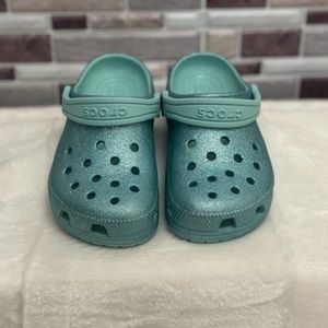 Girls crocs. Gently used. Fresh out the washer